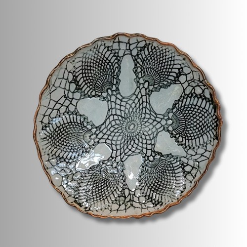 Click to view detail for SL-537 Porcelain Six-Footed Lace Platter  11.5